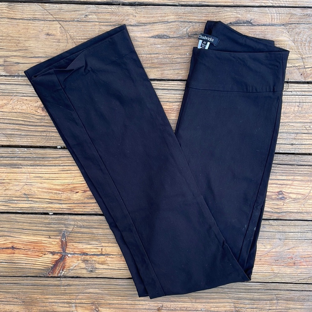 Black Mid-Rise Flared Leg Yoga Pants